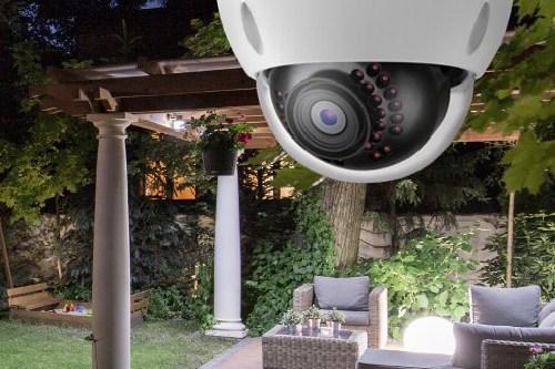 câmara de videovigilancia no jardim 
